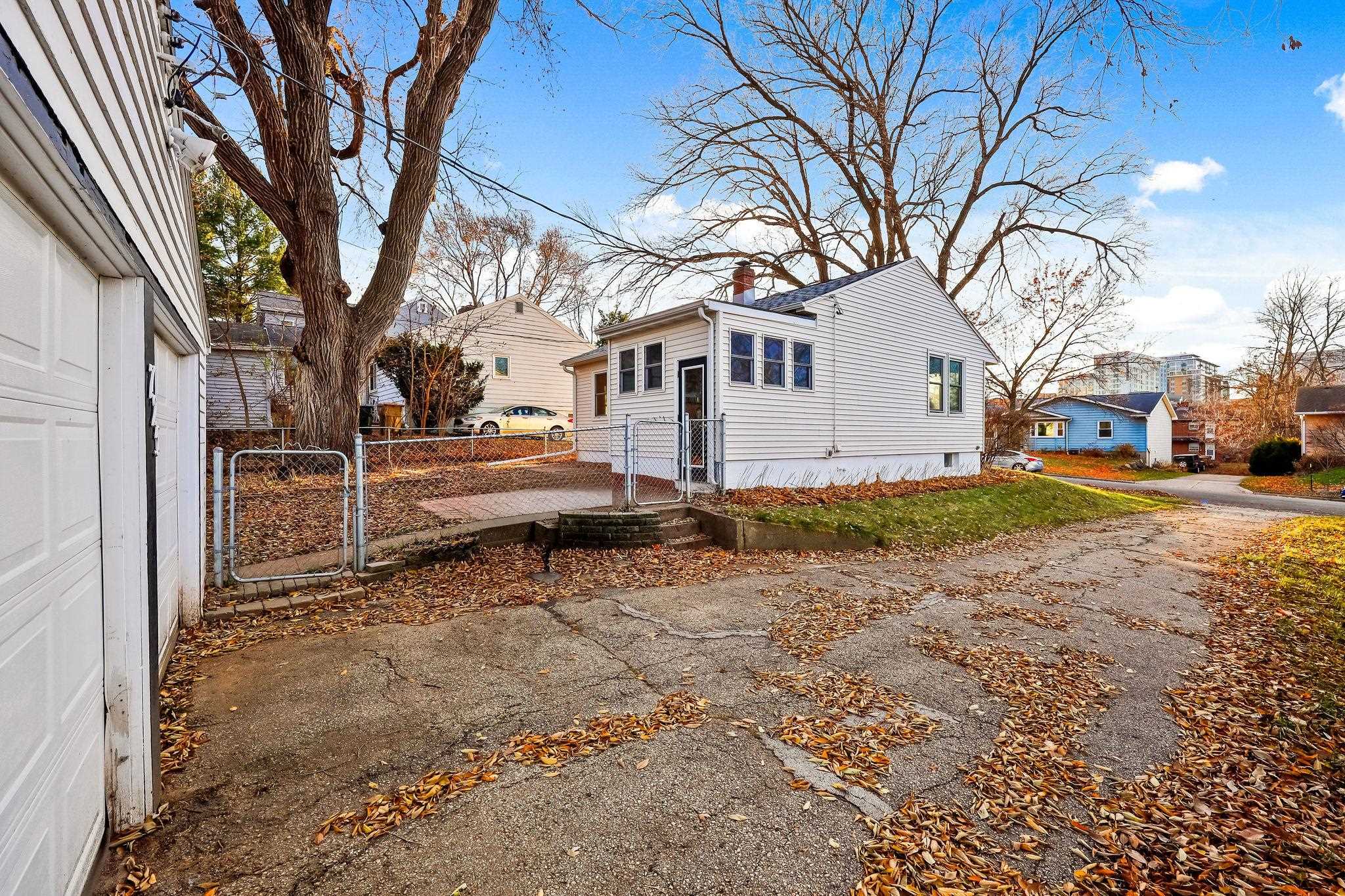 725 North Meadow Lane Madison, WI 53705 - Photo 9 of 41