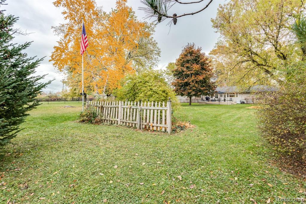 6724 Lakeshore Road Lexington, MI 48450 - Photo 42 of 43