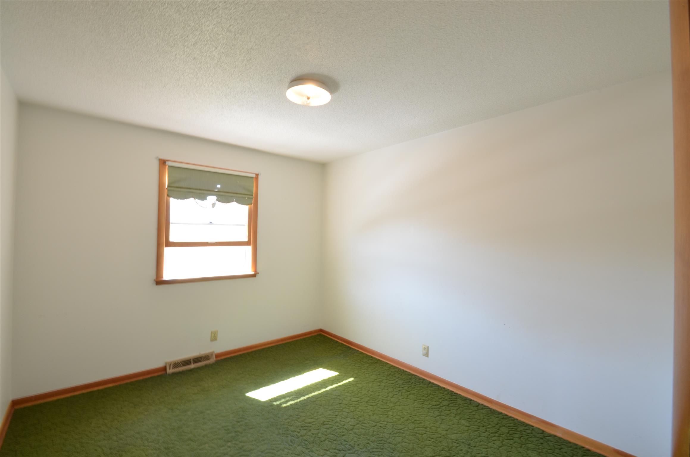 7790 Lebanon Road Mount Juliet, TN 37122 - Photo 9 of 11 an empty room with a window