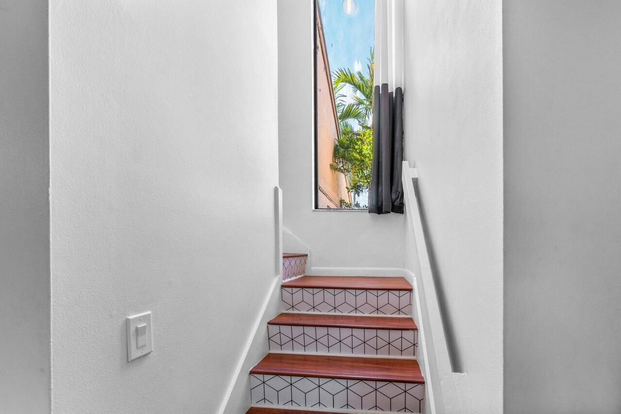 1149 Northwest 13th Street, Unit 5 Boca Raton, FL 33486 - Photo 10 of 24 016-1149Northwest13thStreet-BocaRaton-FL