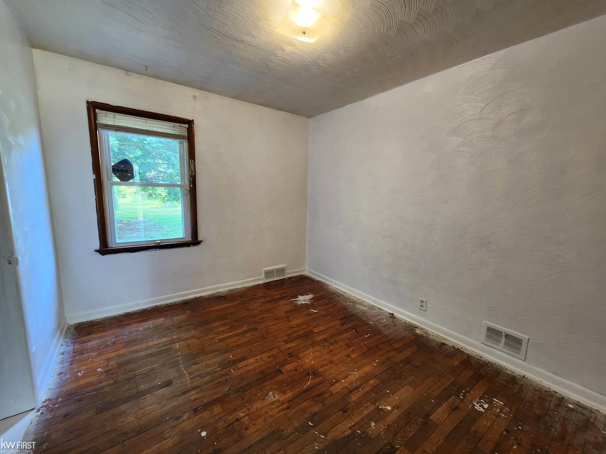 4469 East Mt Morris Road Mount Morris, MI 48458 - Photo 18 of 44 50111271-17.JPG