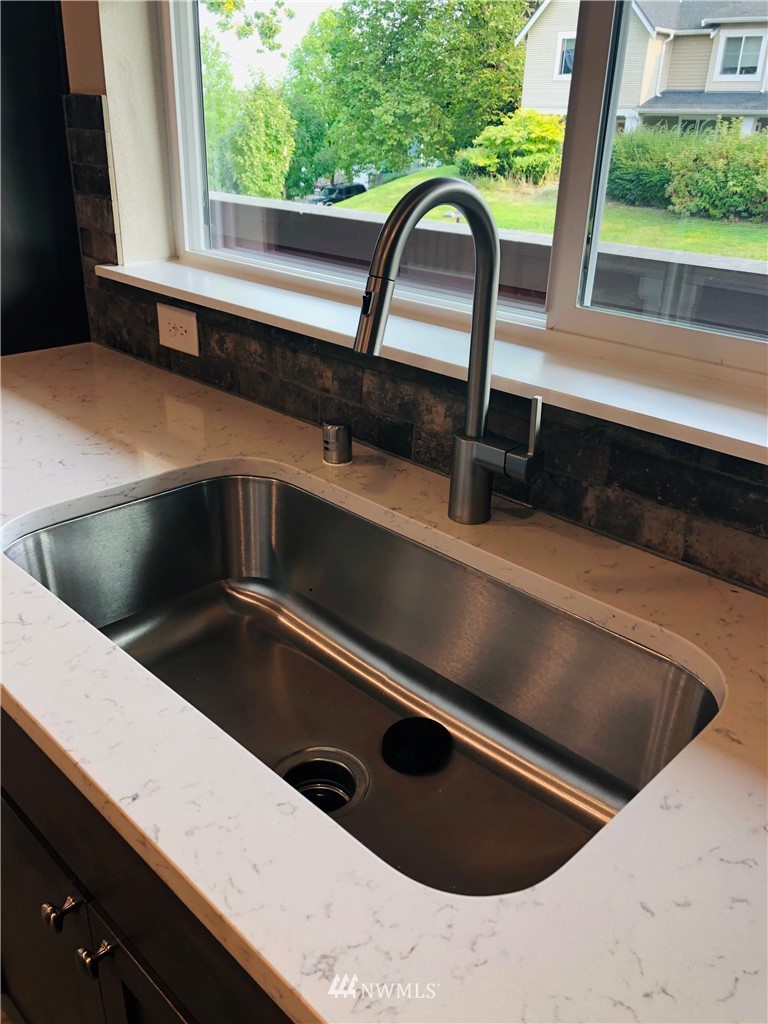 3207 Southwest Holly Street, Unit 33JJ Seattle, WA 98126 - Photo 12 of 27