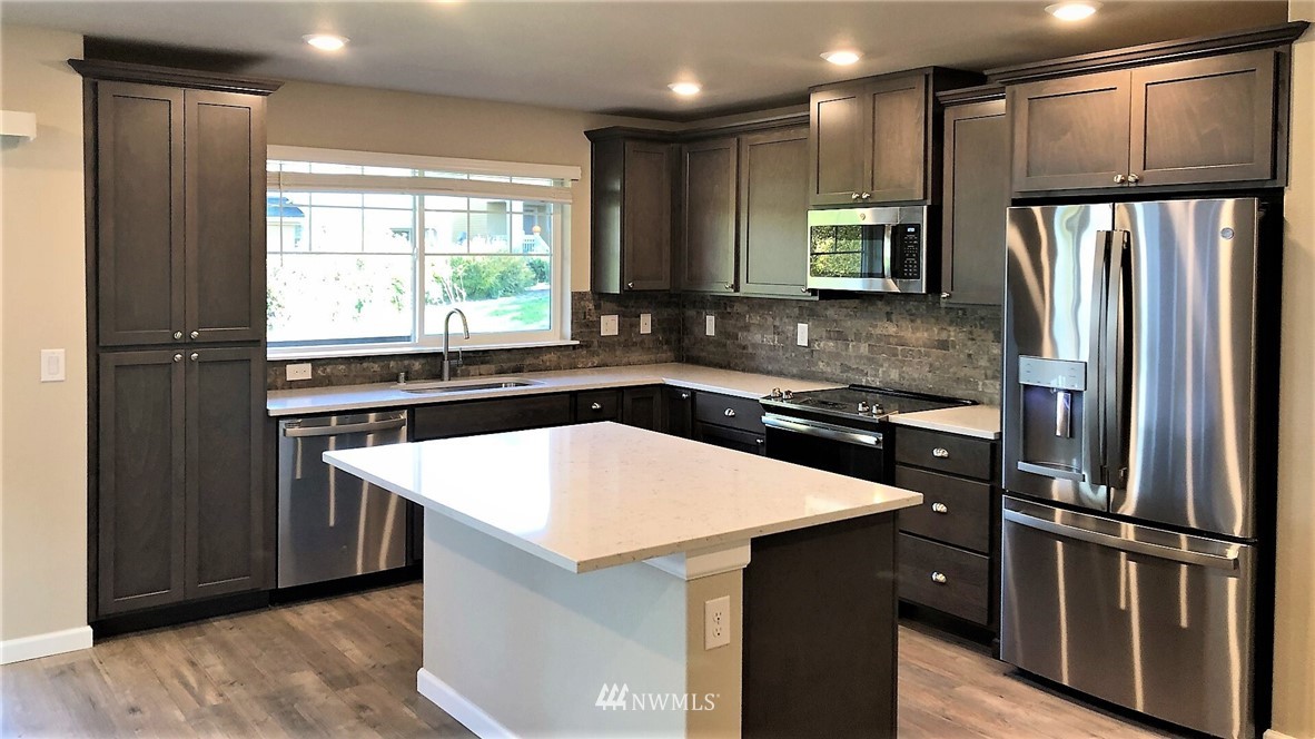 3207 Southwest Holly Street, Unit 33JJ Seattle, WA 98126 - Photo 3 of 27