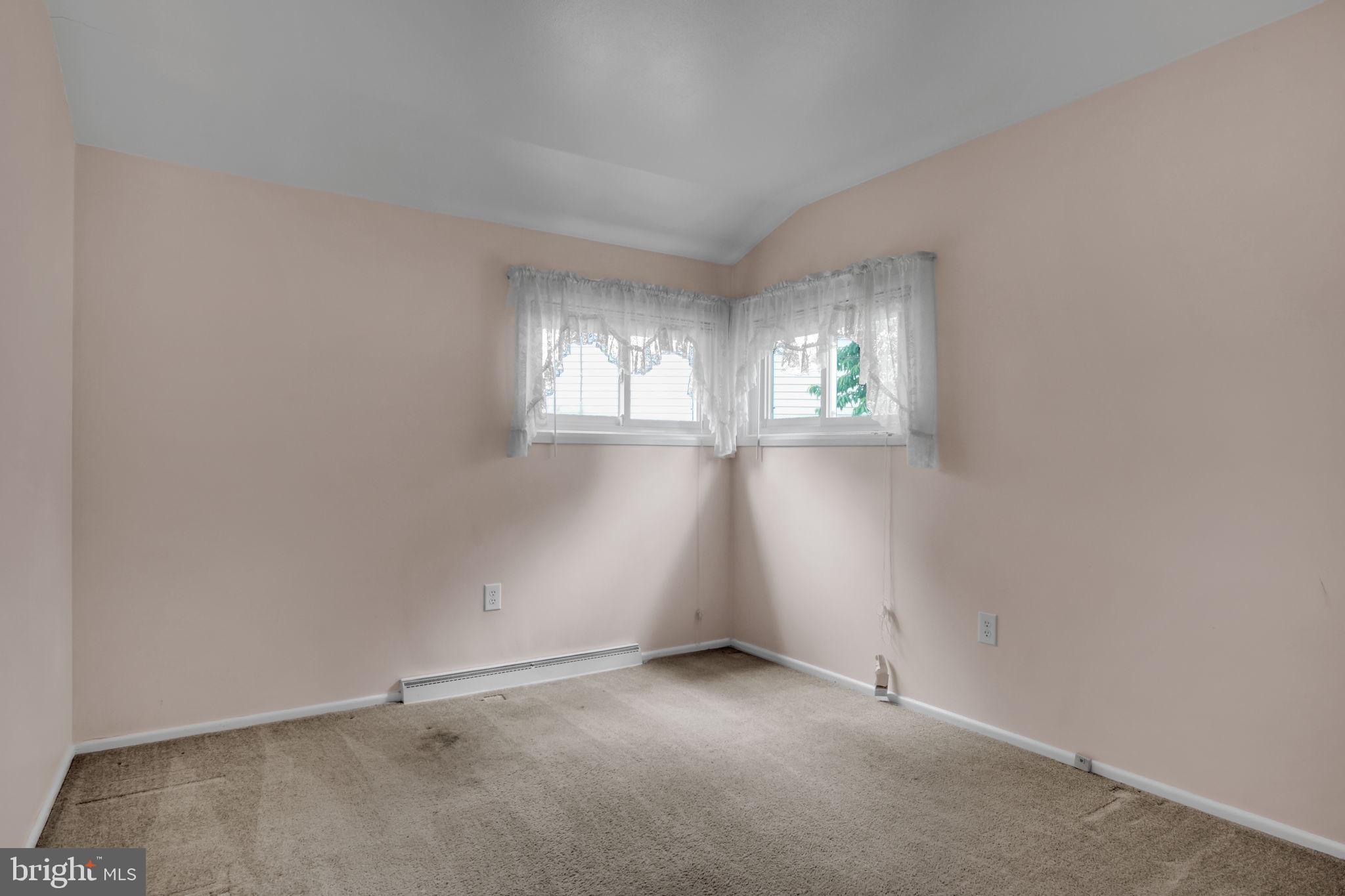 844 Gunnison Road York, PA 17404 - Photo 12 of 34