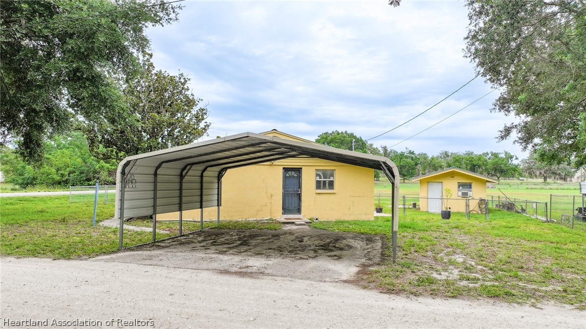 1690 North Tower Road Avon Park, FL 33825 - Photo 3 of 17