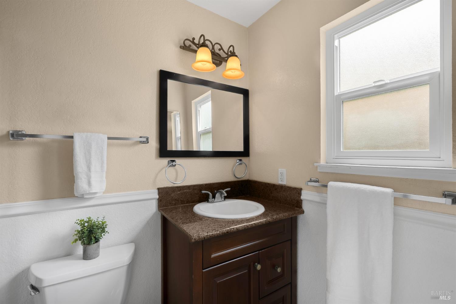4984 Fern Place Rohnert Park, CA 94928 - Photo 21 of 37 Charming primary bathroom