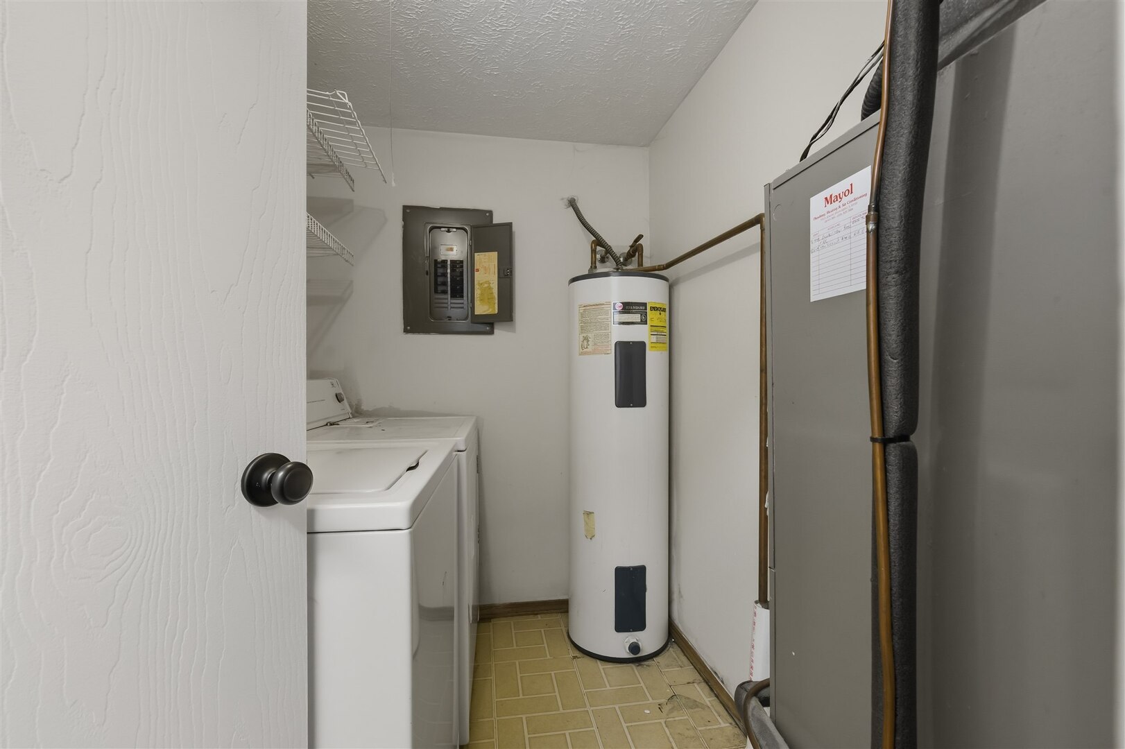 1916 Tracy Drive, Unit 26 Bloomington, IL 61704 - Photo 15 of 23 a bathroom with a shower