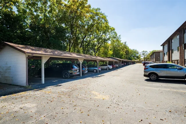 $79,900 | 1916 Tracy Drive, Unit 26, Bloomington, IL 61704