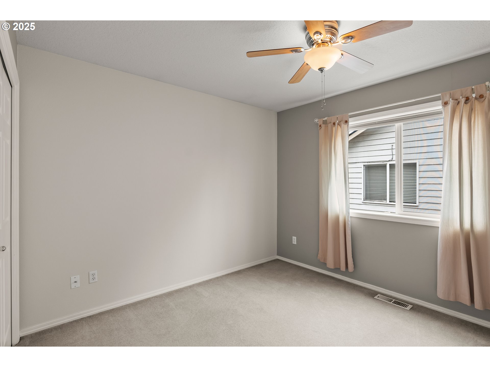 7409 Southwest Locust Street Portland, OR 97223 - Photo 14 of 24