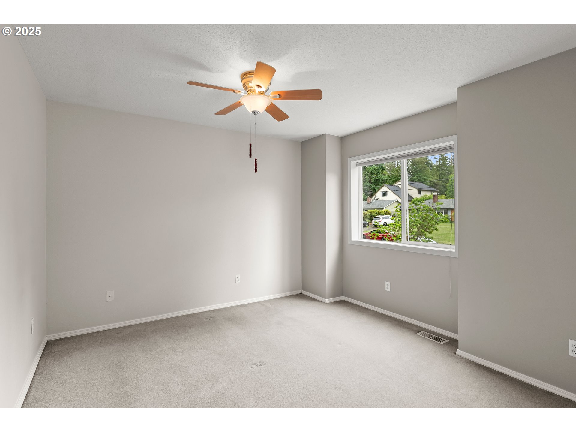 7409 Southwest Locust Street Portland, OR 97223 - Photo 15 of 24