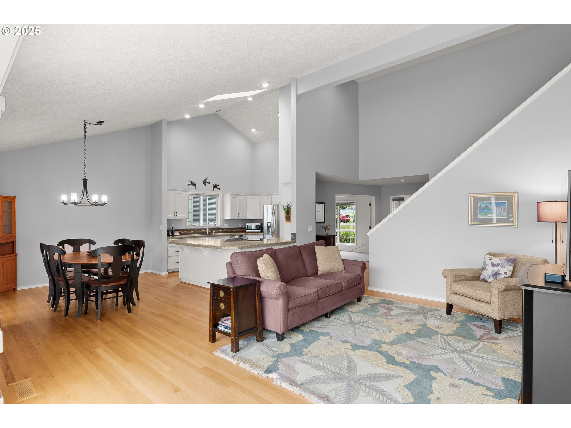 7409 Southwest Locust Street Portland, OR 97223 - Photo 5 of 24