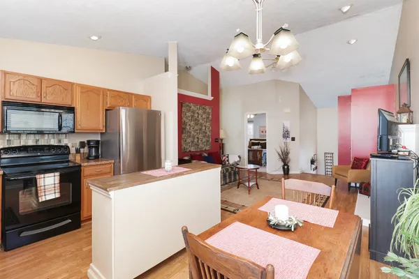 $200,000 | 2739 Arrowhead Drive, Bloomington, IL 61704