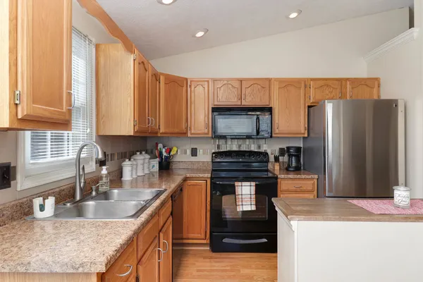 $200,000 | 2739 Arrowhead Drive, Bloomington, IL 61704