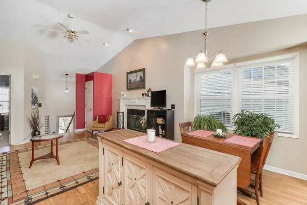 $200,000 | 2739 Arrowhead Drive, Bloomington, IL 61704