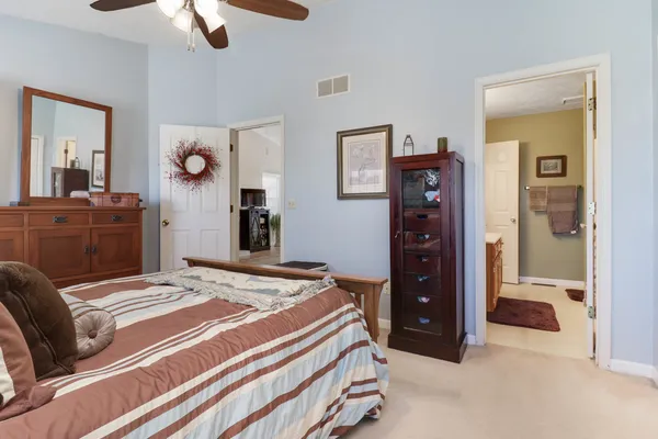 $200,000 | 2739 Arrowhead Drive, Bloomington, IL 61704