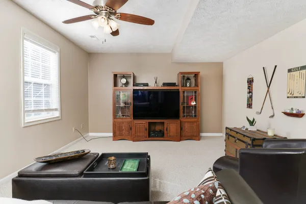 $200,000 | 2739 Arrowhead Drive, Bloomington, IL 61704