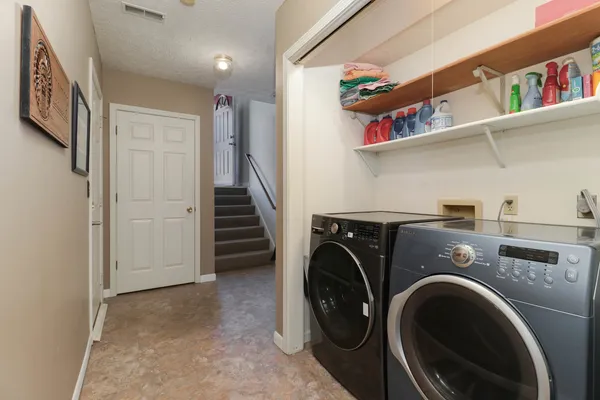 $200,000 | 2739 Arrowhead Drive, Bloomington, IL 61704