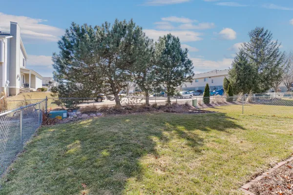 $200,000 | 2739 Arrowhead Drive, Bloomington, IL 61704