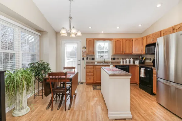 $200,000 | 2739 Arrowhead Drive, Bloomington, IL 61704