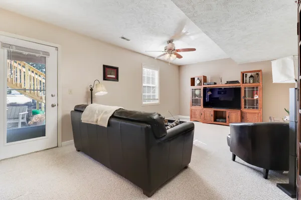 $200,000 | 2739 Arrowhead Drive, Bloomington, IL 61704