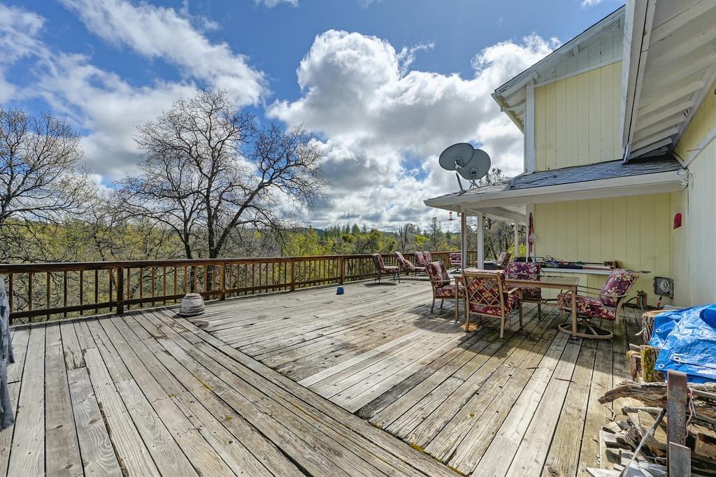 6930 Loggers Hollow Road Somerset, CA 95684 - Photo 29 of 42 a view of sitting area with furniture