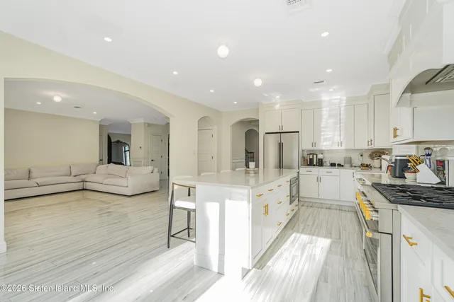 $1,799,000 | 946 Edgegrove Avenue | Woodrow