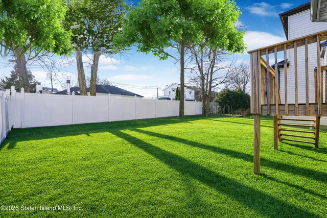 $1,799,000 | 946 Edgegrove Avenue | Woodrow