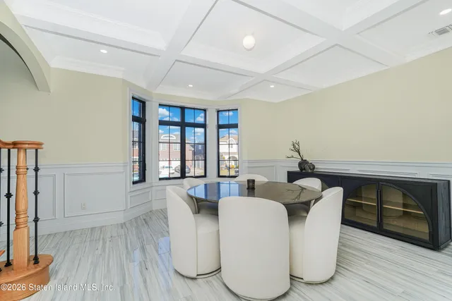 $1,799,000 | 946 Edgegrove Avenue | Woodrow