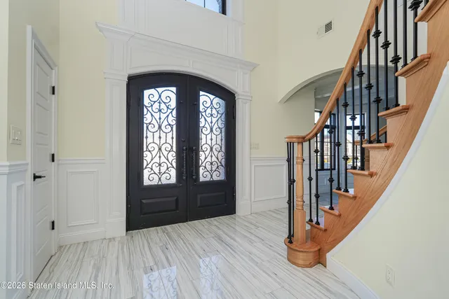 $1,799,000 | 946 Edgegrove Avenue | Woodrow