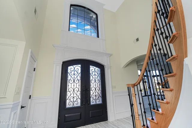 $1,799,000 | 946 Edgegrove Avenue | Woodrow