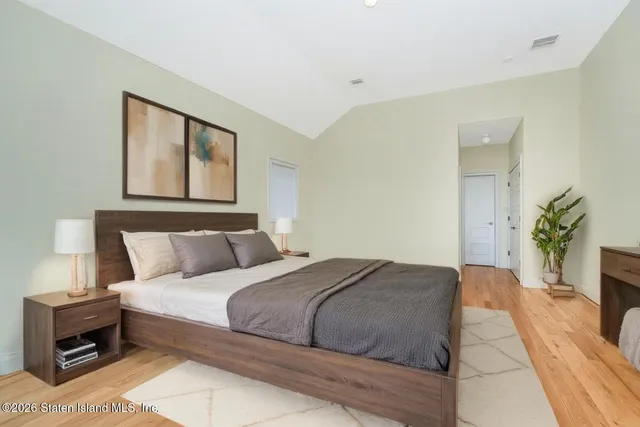 $1,799,000 | 946 Edgegrove Avenue | Woodrow