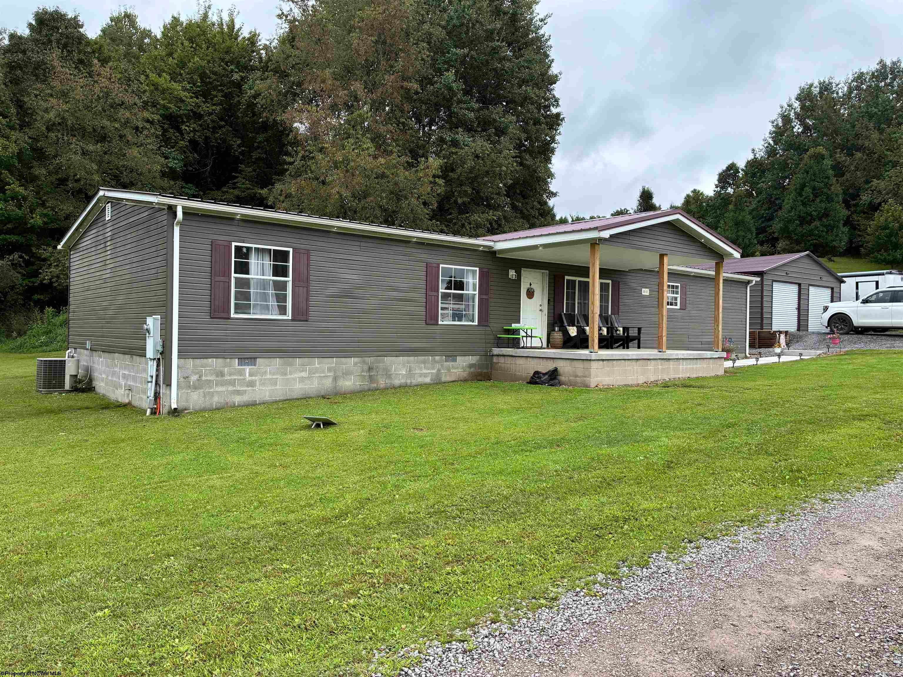 28 Cedar Meadows Circle Reedsville, WV 26547 - Photo 3 of 25 Gallery Image 3