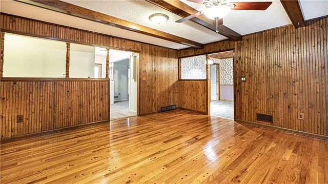 $300,000 | 315 North Woodson Drive, Raymore, MO 64083