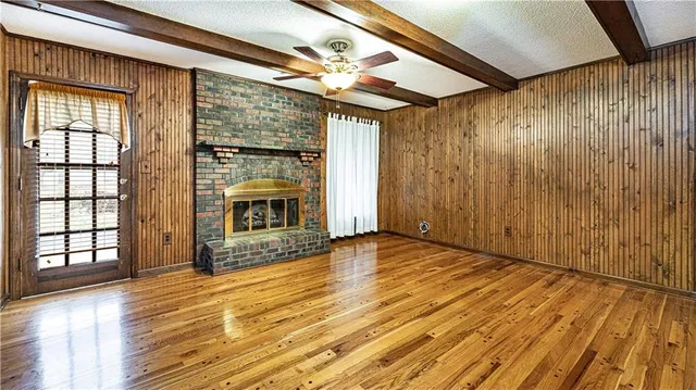 $300,000 | 315 North Woodson Drive, Raymore, MO 64083