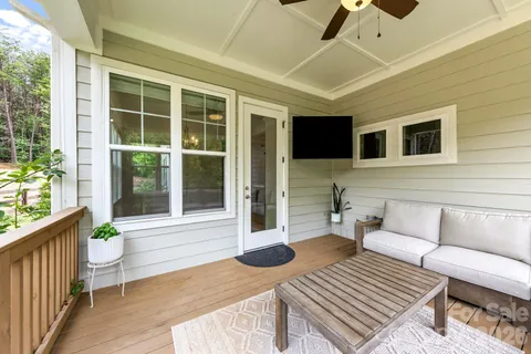 $985,000 | 3207 James Plantation Drive, Denver, NC 28037