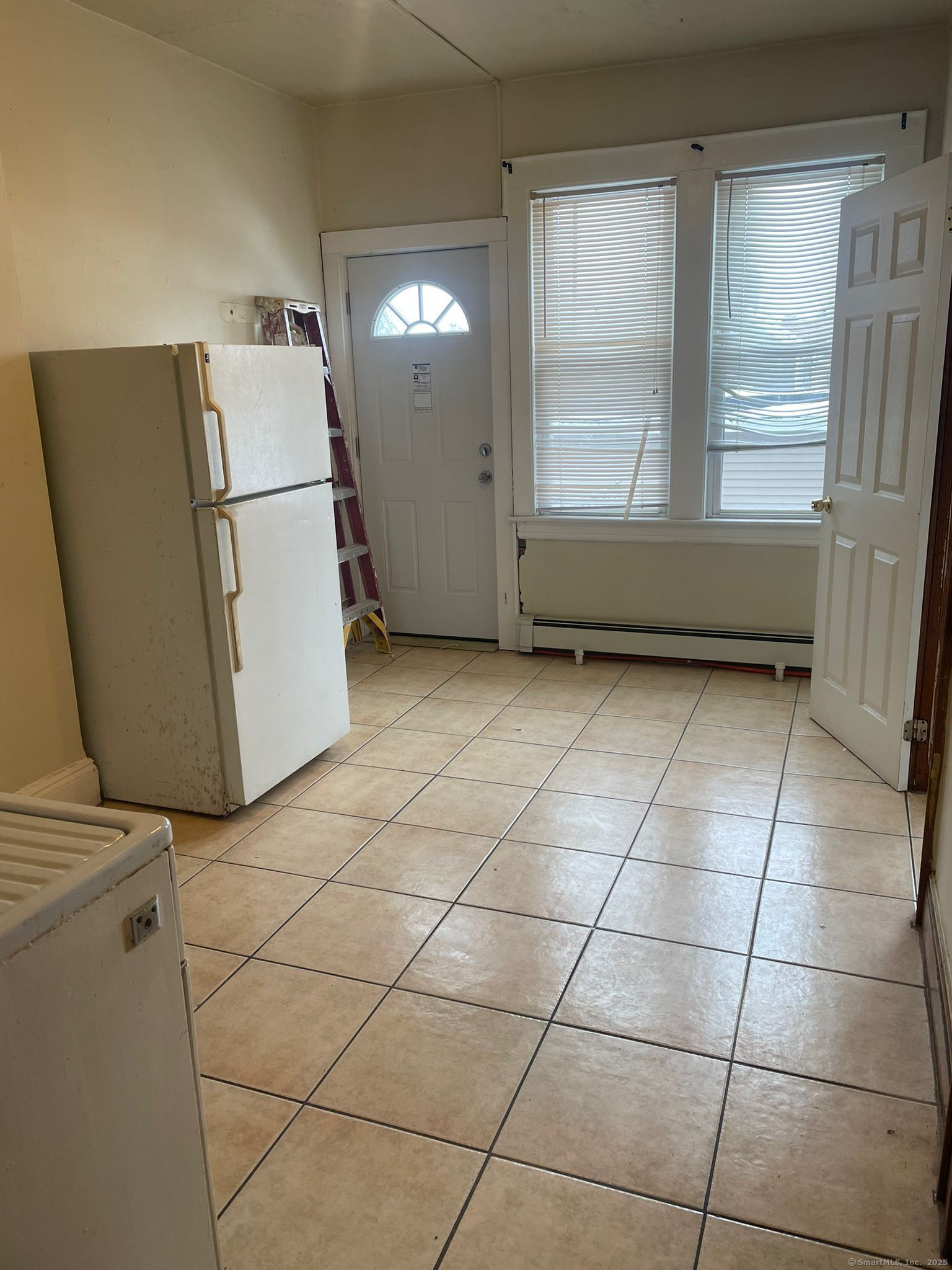343 Wayne Street, Unit 1 Bridgeport, CT 06606 - Photo 3 of 8