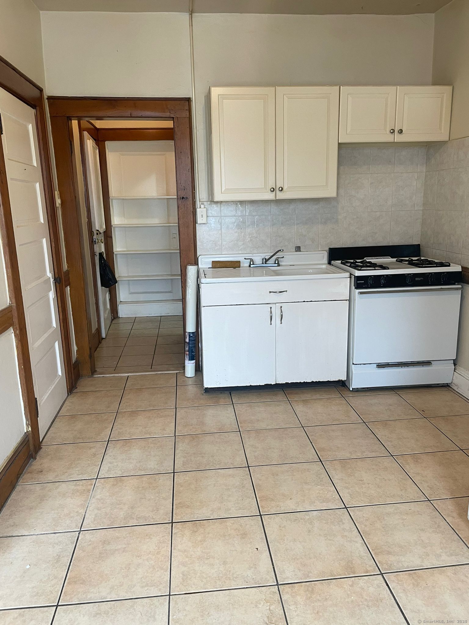 343 Wayne Street, Unit 1 Bridgeport, CT 06606 - Photo 4 of 8