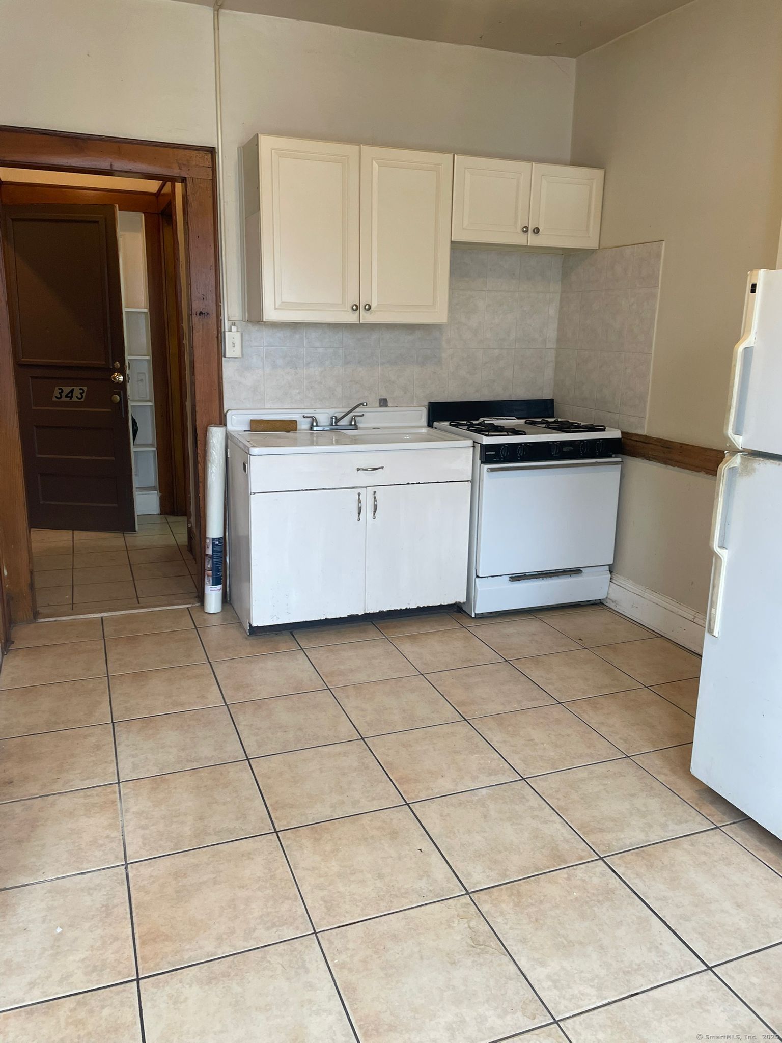 343 Wayne Street, Unit 1 Bridgeport, CT 06606 - Photo 5 of 8