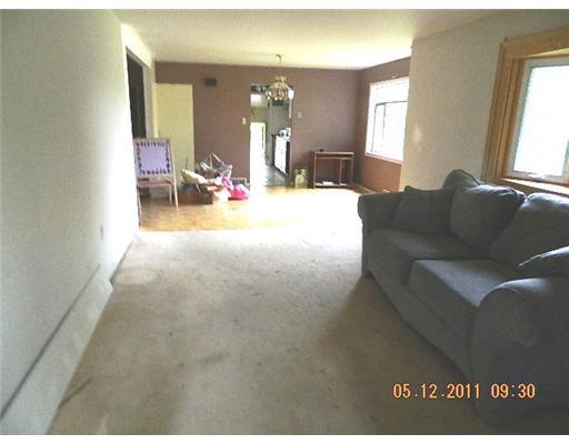 776 Camp Meeting Road Bell Acres, PA 15143 - Photo 3 of 8 Living Room.