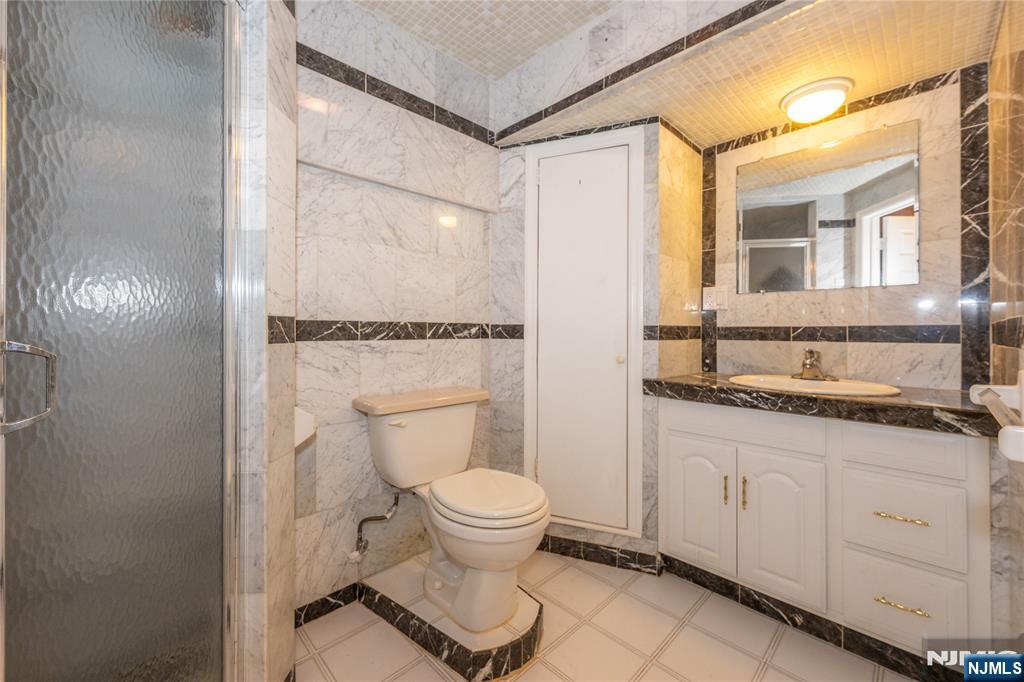 35 Turnberry Road Little Falls, NJ 07424 - Photo 32 of 41