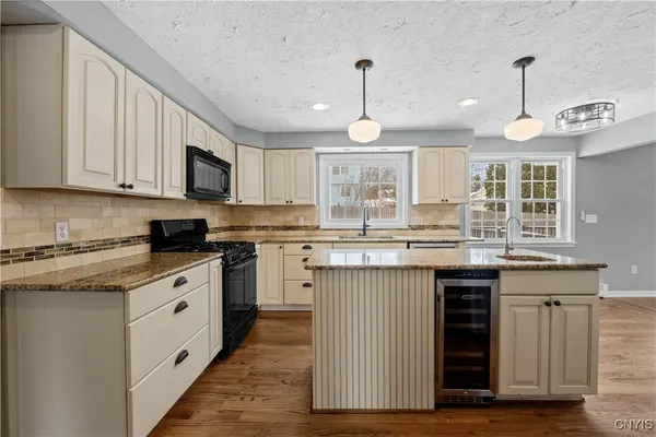 $3,800 | 7651 Redcoat Circle, Manlius, NY 13104