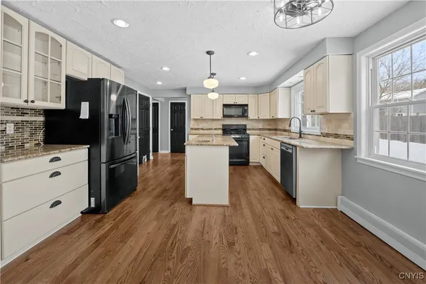 $3,800 | 7651 Redcoat Circle, Manlius, NY 13104