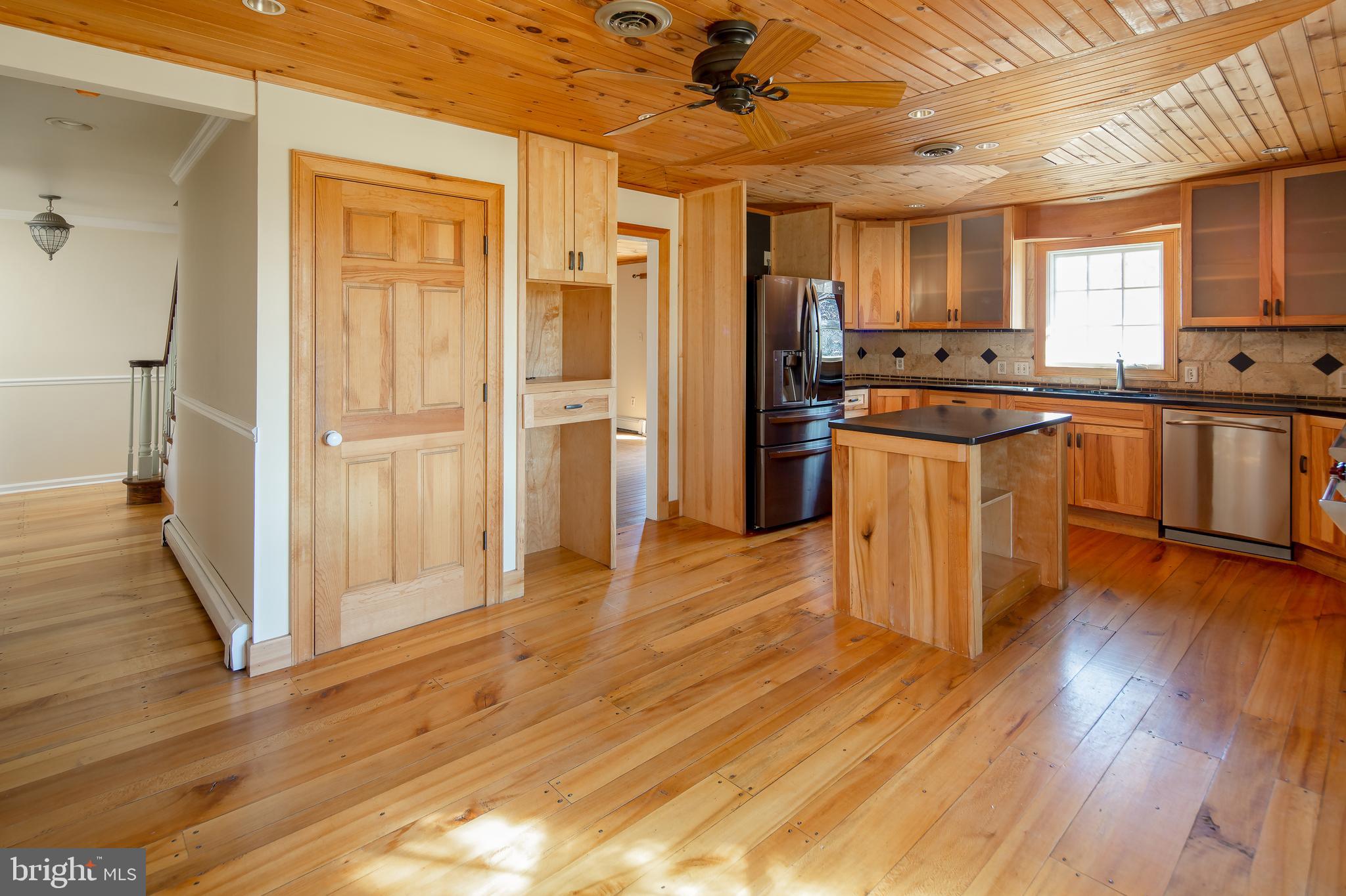 520 Summit Lane Riegelsville, PA 18077 - Photo 8 of 49