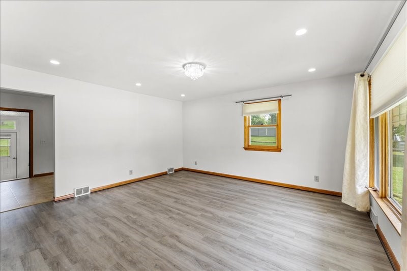 606 Reynolds Road Johnson City, NY 13790 - Photo 7 of 38