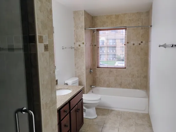 $2,800 | 397 Alles Street, Unit 2, Des Plaines, IL 60016
