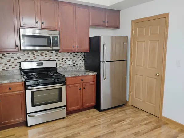 $2,800 | 397 Alles Street, Unit 2, Des Plaines, IL 60016
