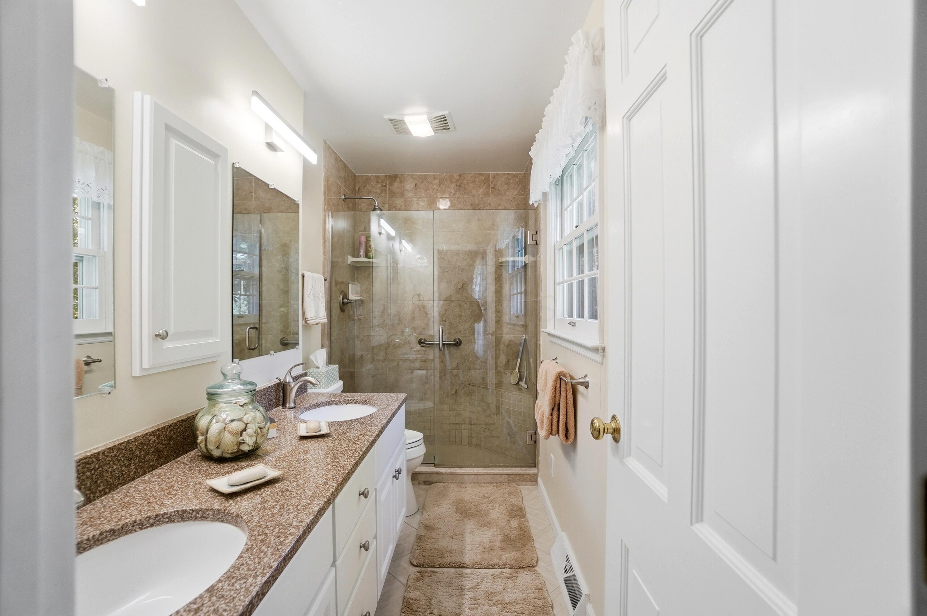 4441 Kipling Road Columbus, OH 43220 - Photo 17 of 37 042