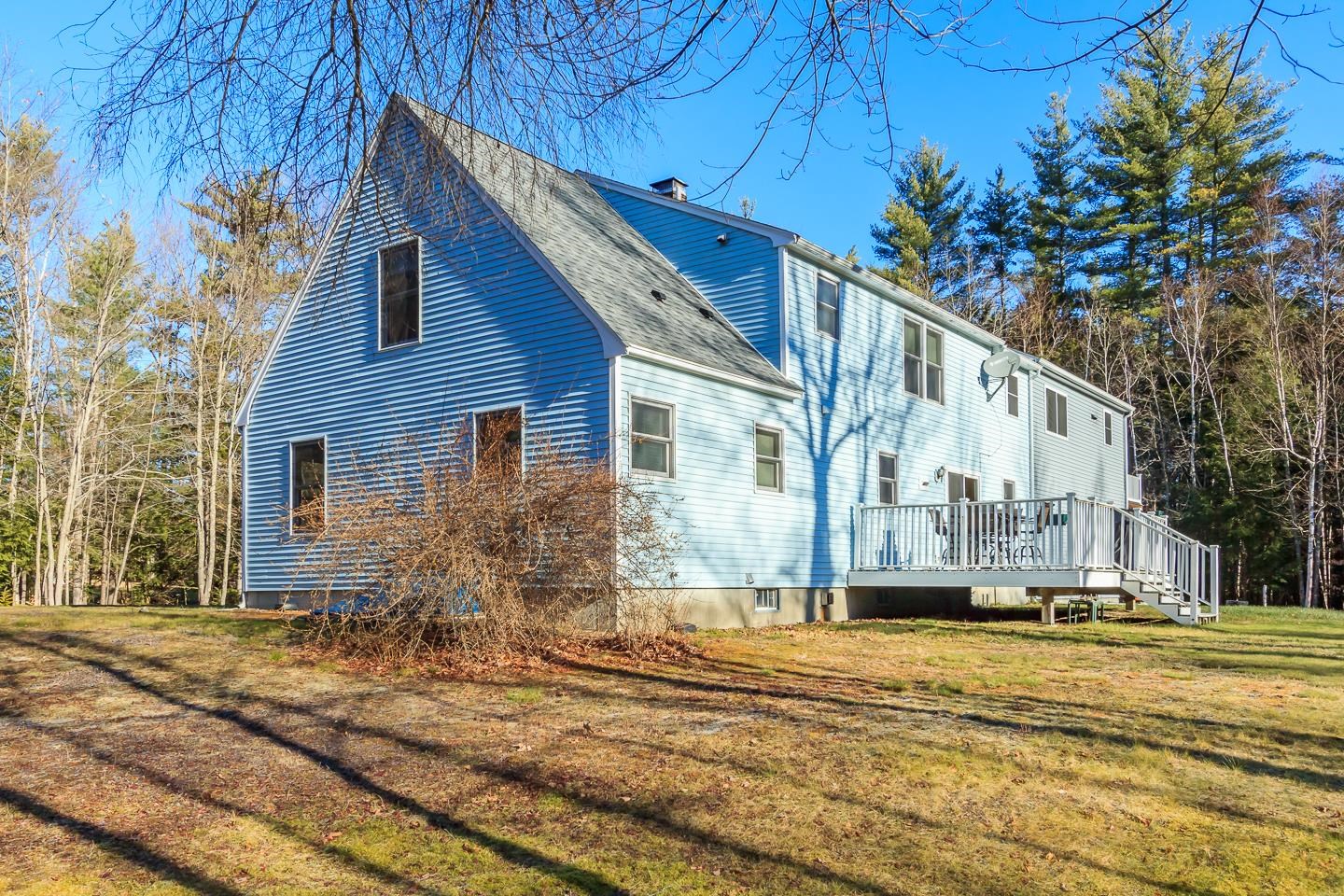 63 Robinson Road Bow, NH 03304 - Photo 4 of 54