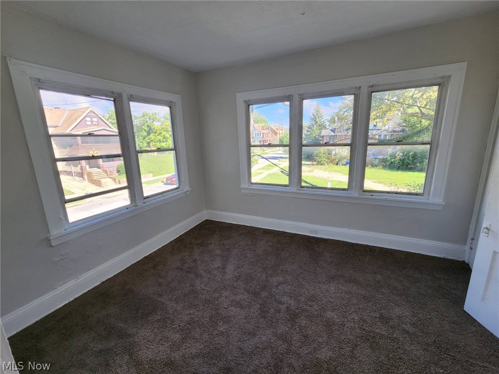 974 Eddy Road Cleveland, OH 44108 - Photo 4 of 48