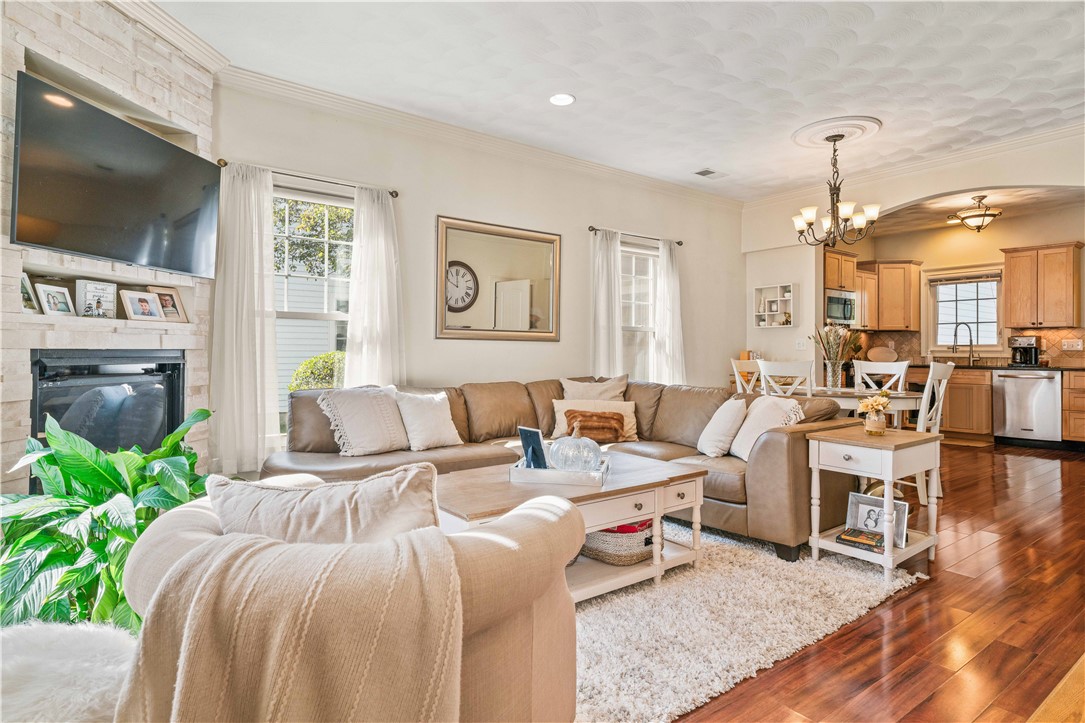 91 Waverly Street Warwick, RI 02889 - Photo 6 of 26